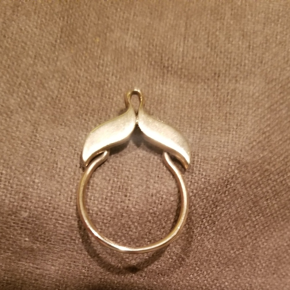 14K RETIRED JAMES AVERY WHALE TAIL CHARM HOLDER